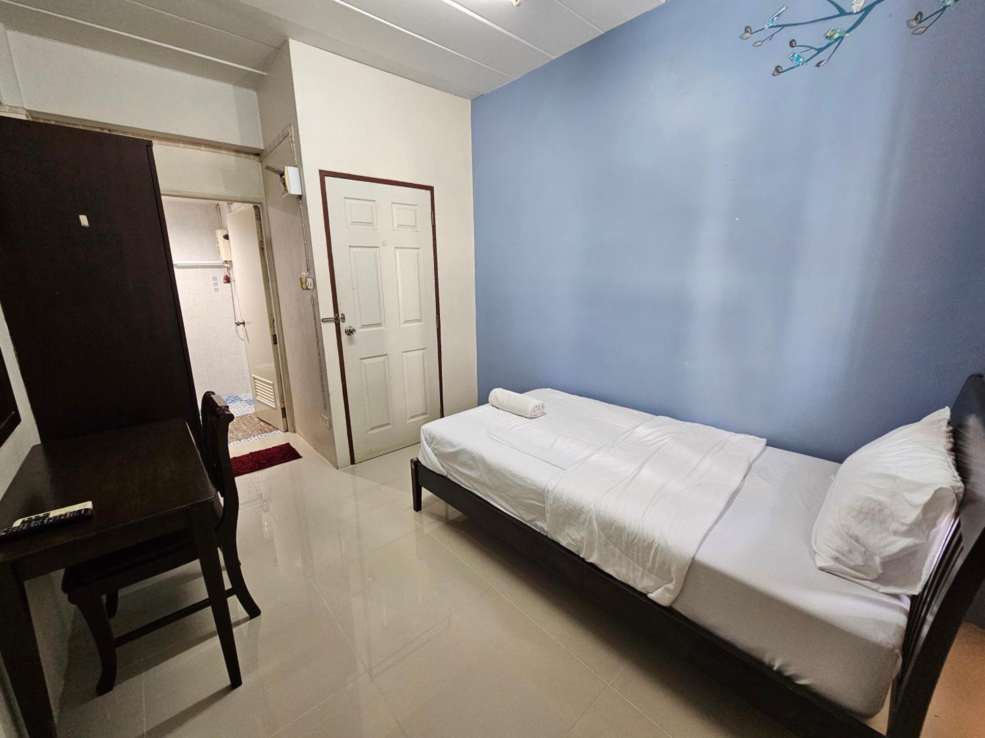 Si Fah At Bangsaen Hotel Ban Rong Khoei Bagian luar foto