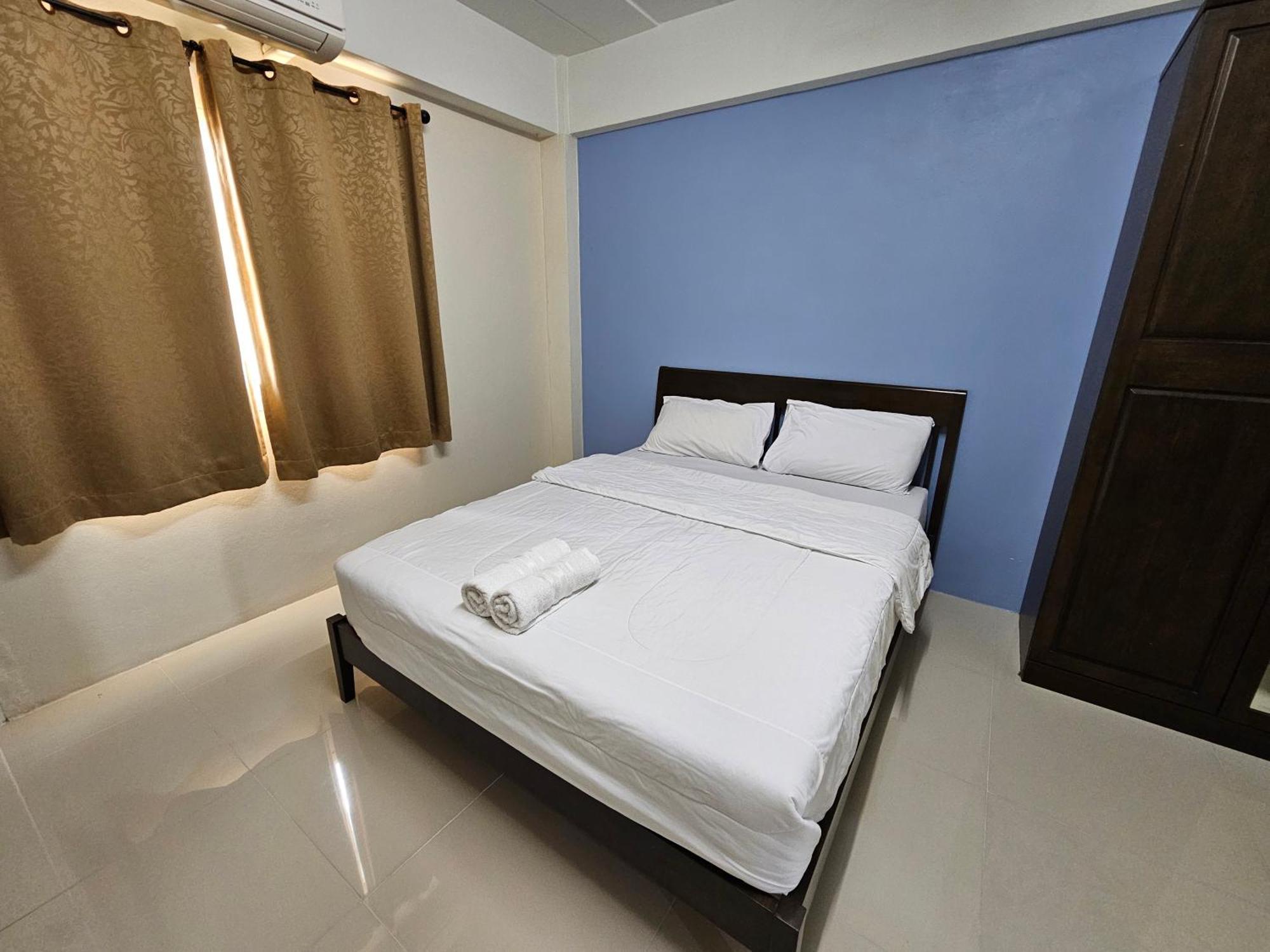 Si Fah At Bangsaen Hotel Ban Rong Khoei Bagian luar foto